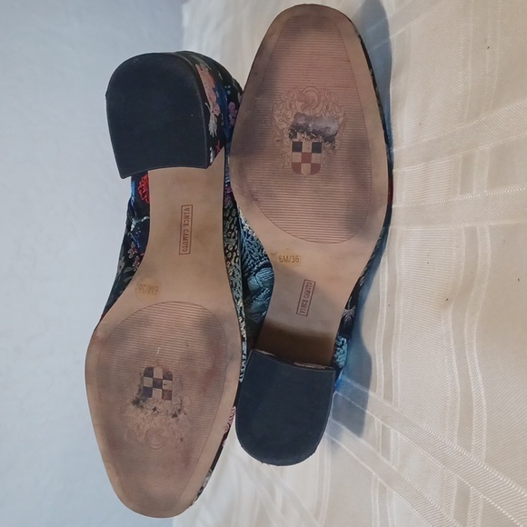 Vince Camuto, Festival Wonderland, Black, Red and Blue Brocade Ankle Bootie 6m - Picture 5 of 9